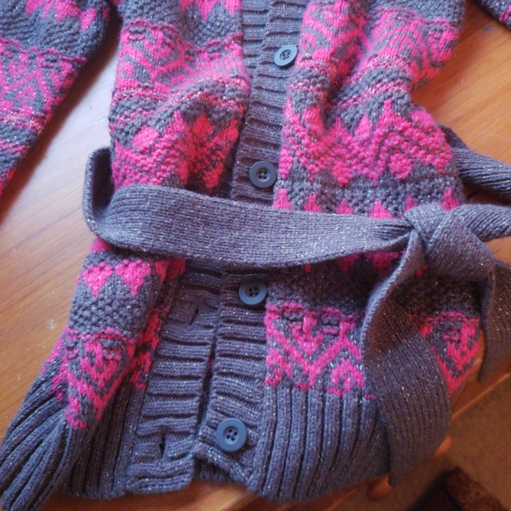 Button up sweater - Picture 3 of 3